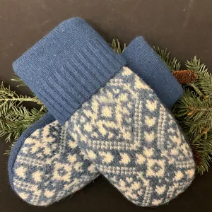 Mittens - Indigo and White Geometric Pattern